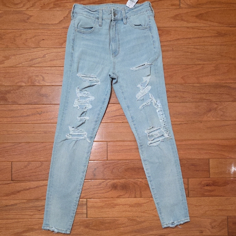 Light Wash Ripped Women's Jeans - Classic High-Rise